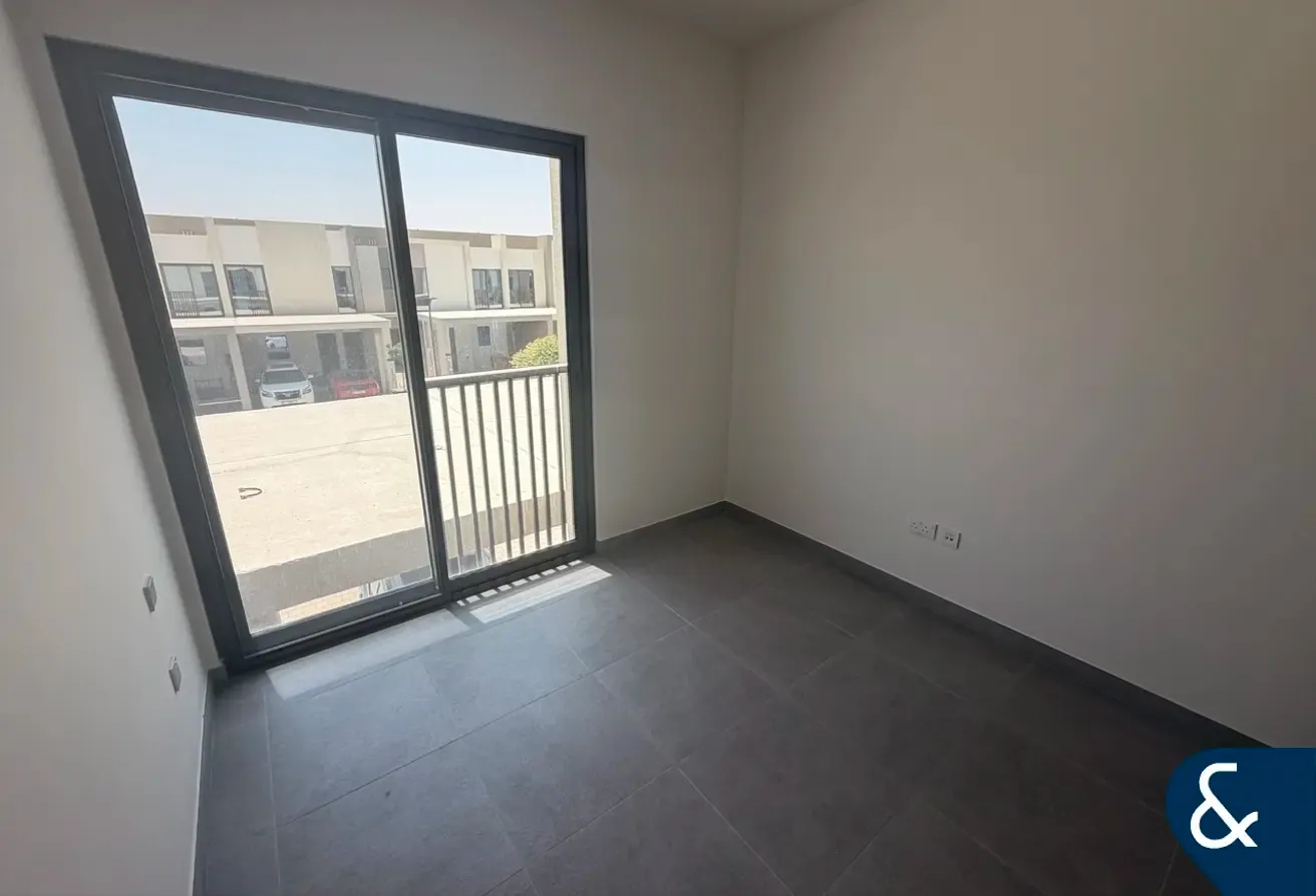 Single Row | Vacant on Transfer | Pool Facing