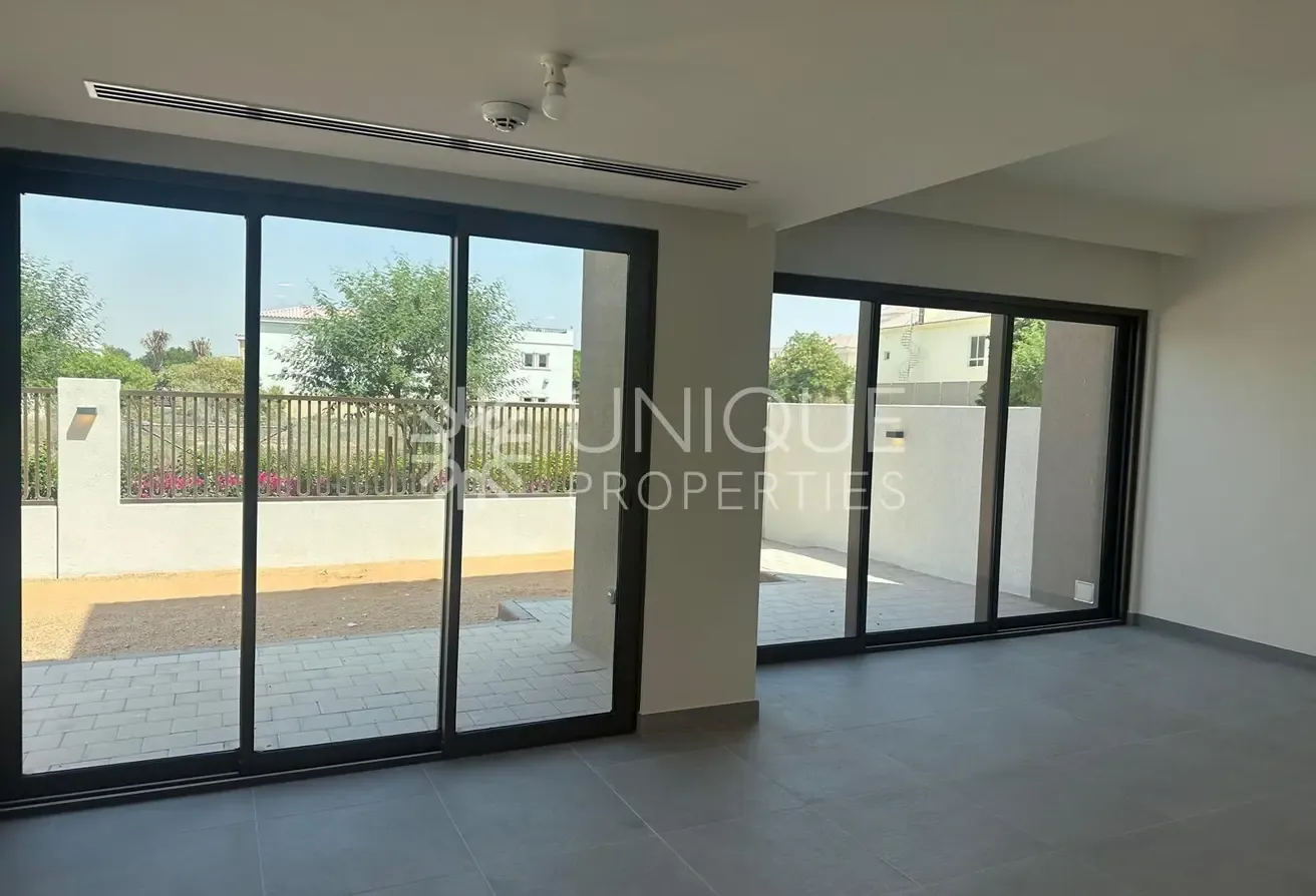 Single Row | Genuine Resale | End Unit