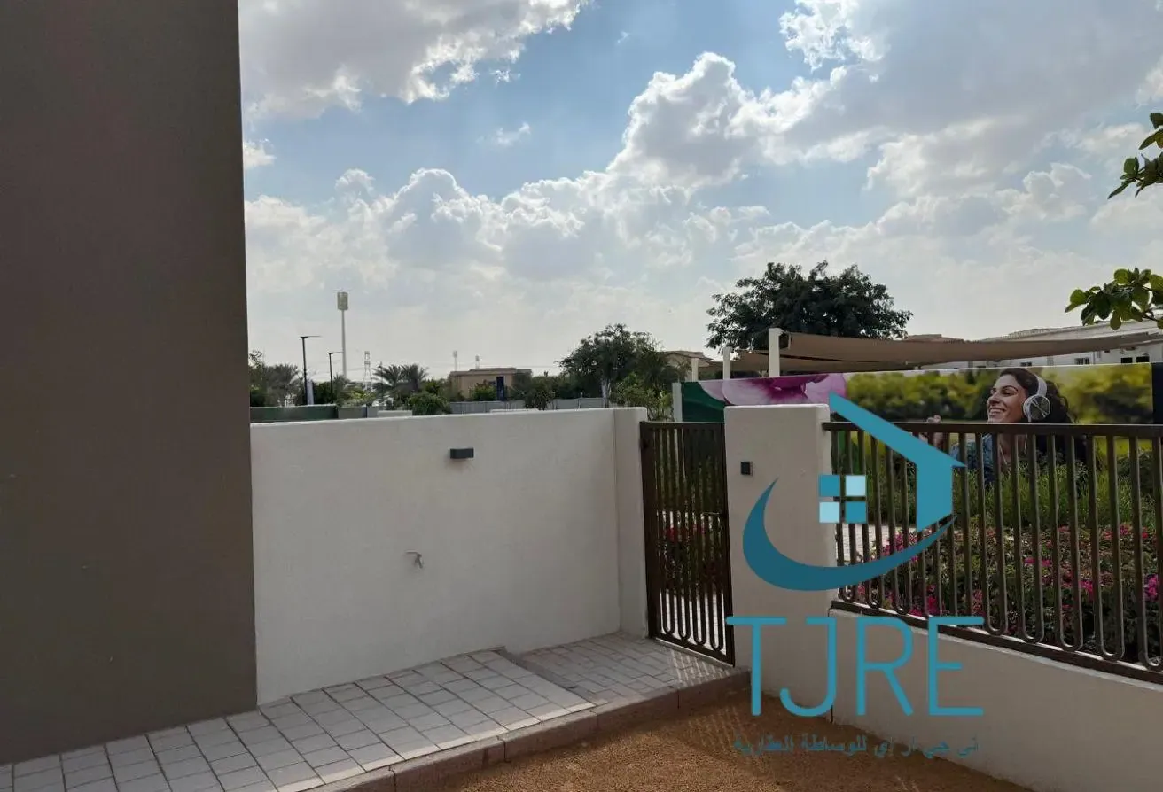 Modern Home| Vacant |Single Row | Motivated Seller