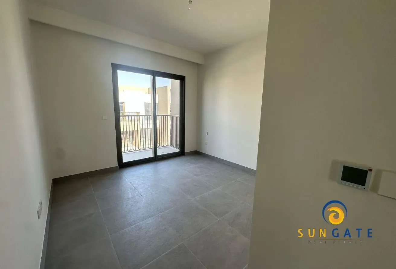 Genuine Deal , Townhouse with private garden