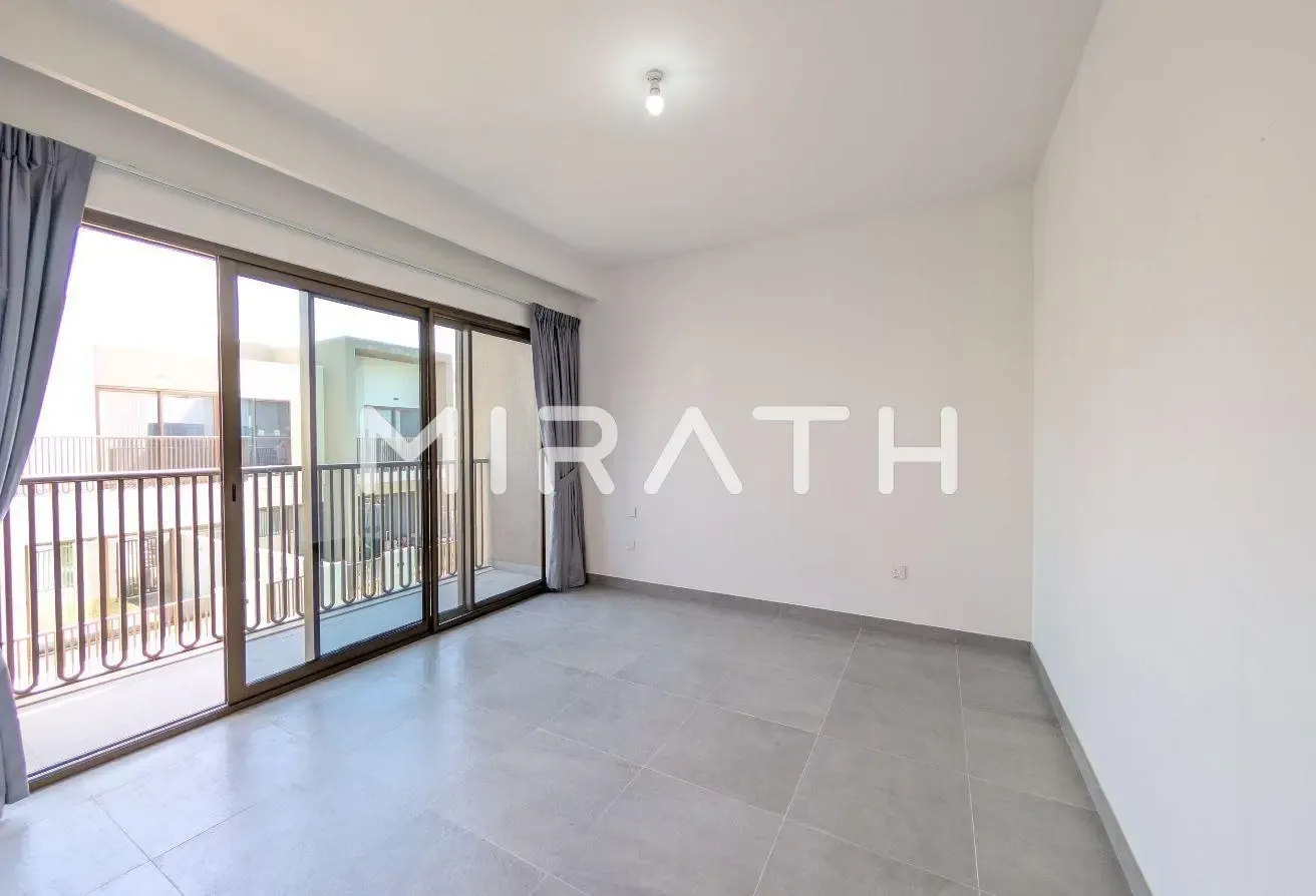 Single Row | Near Amenities | Family Location
