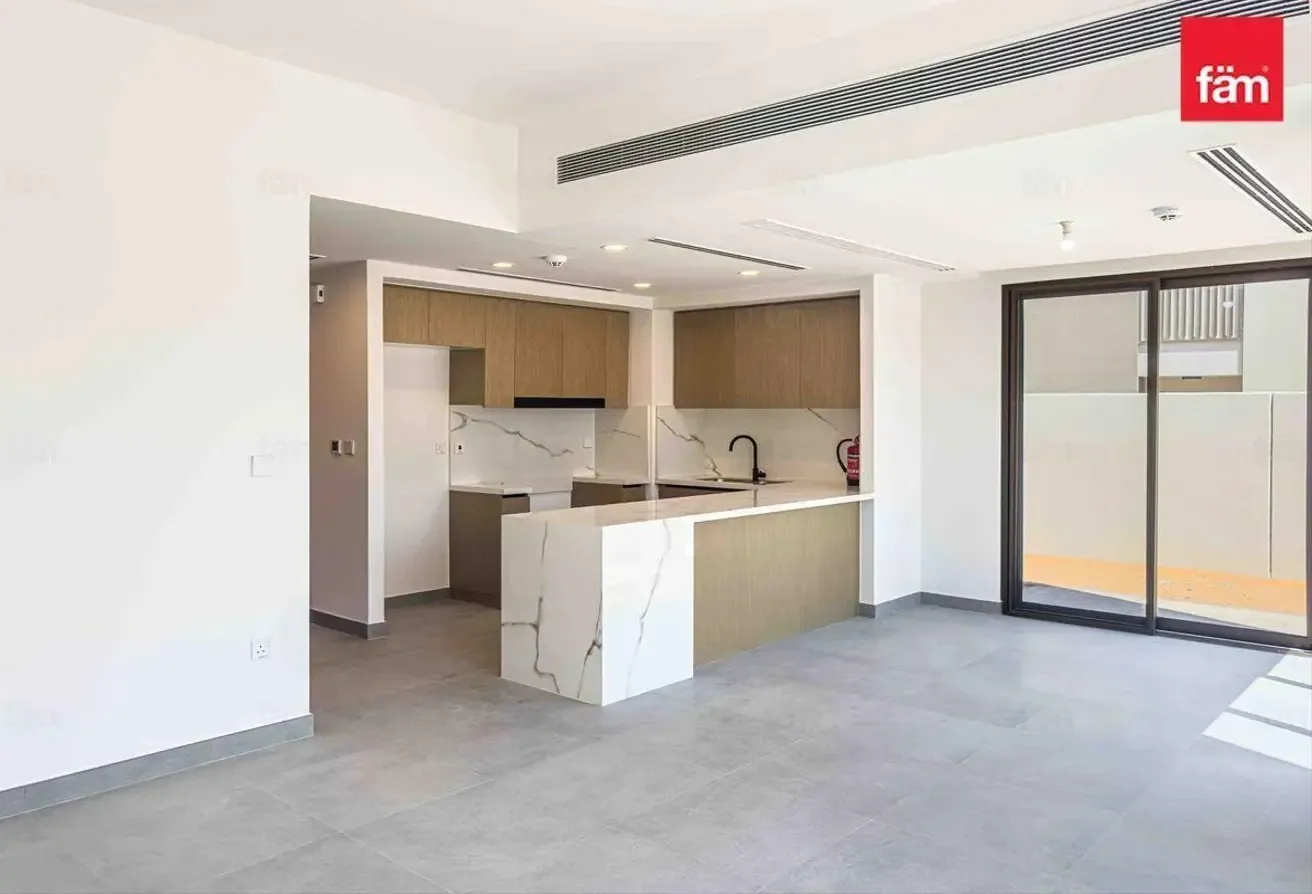 Motivated Seller  Single Row  Brand New  Corner