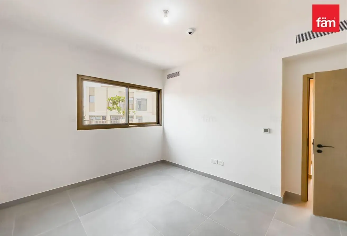 Motivated Seller  Single Row  Brand New  Corner