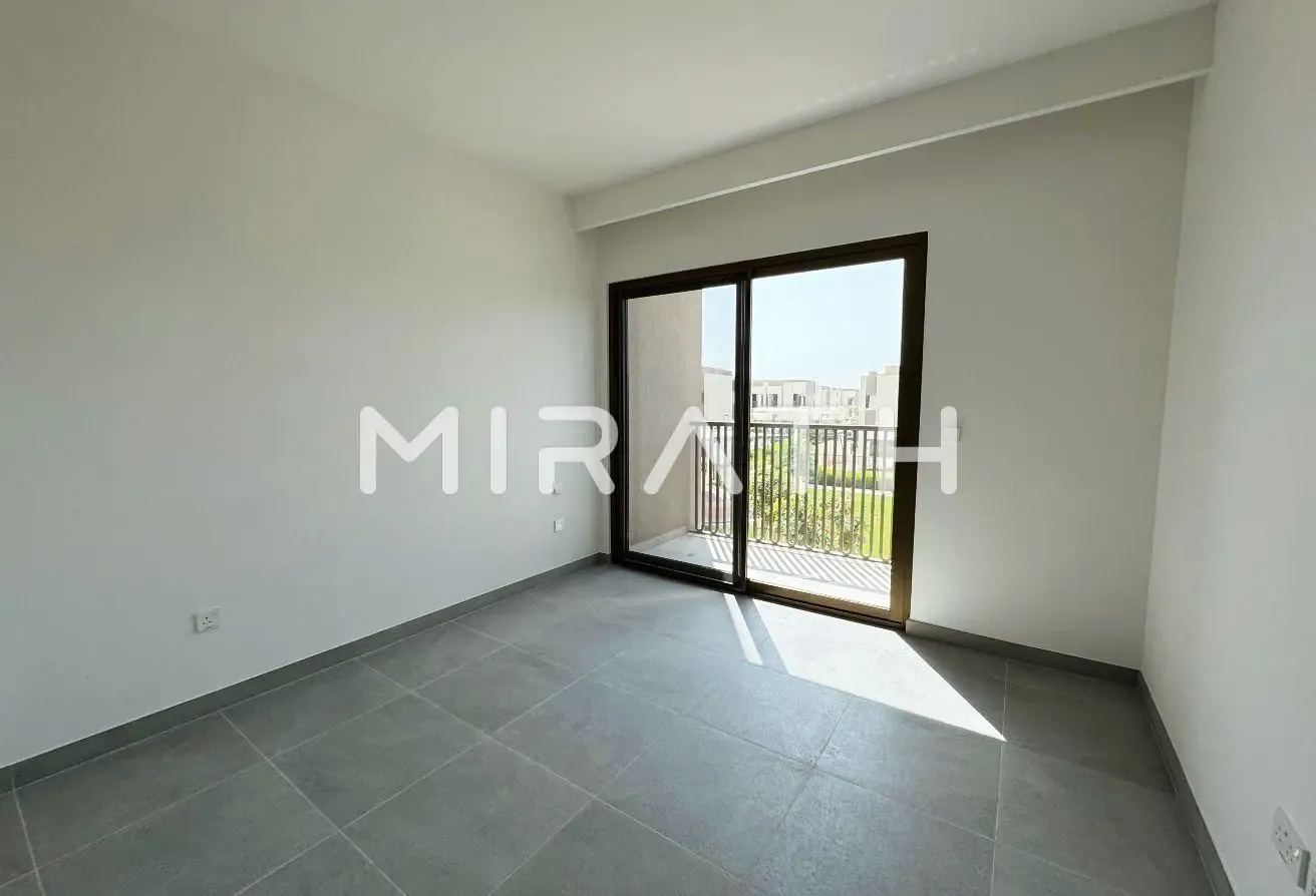 Single Row | Park View | Near Kids Play Area