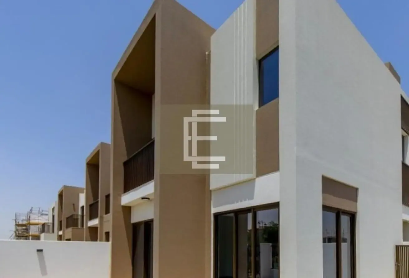 SPACIOUS 4 BHK | VACANT | INVESTOR DEAL