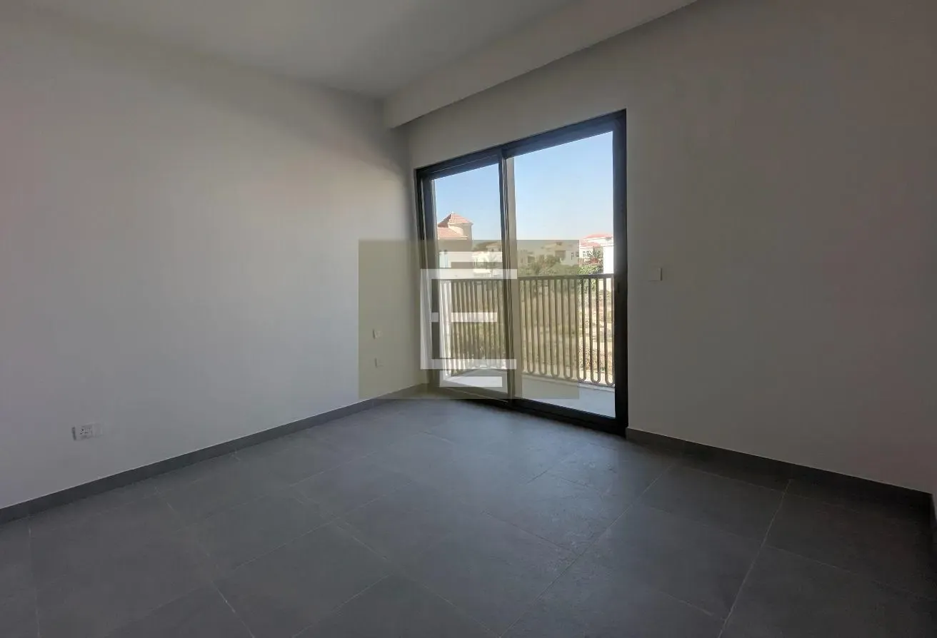 SPACIOUS 4 BHK | VACANT | INVESTOR DEAL