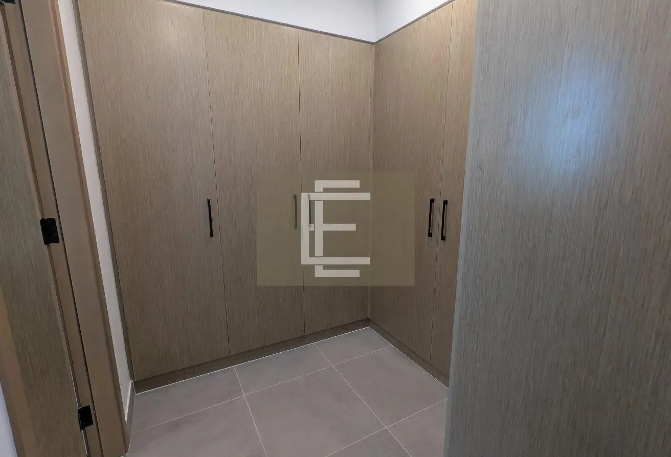 SPACIOUS 4 BHK | VACANT | INVESTOR DEAL