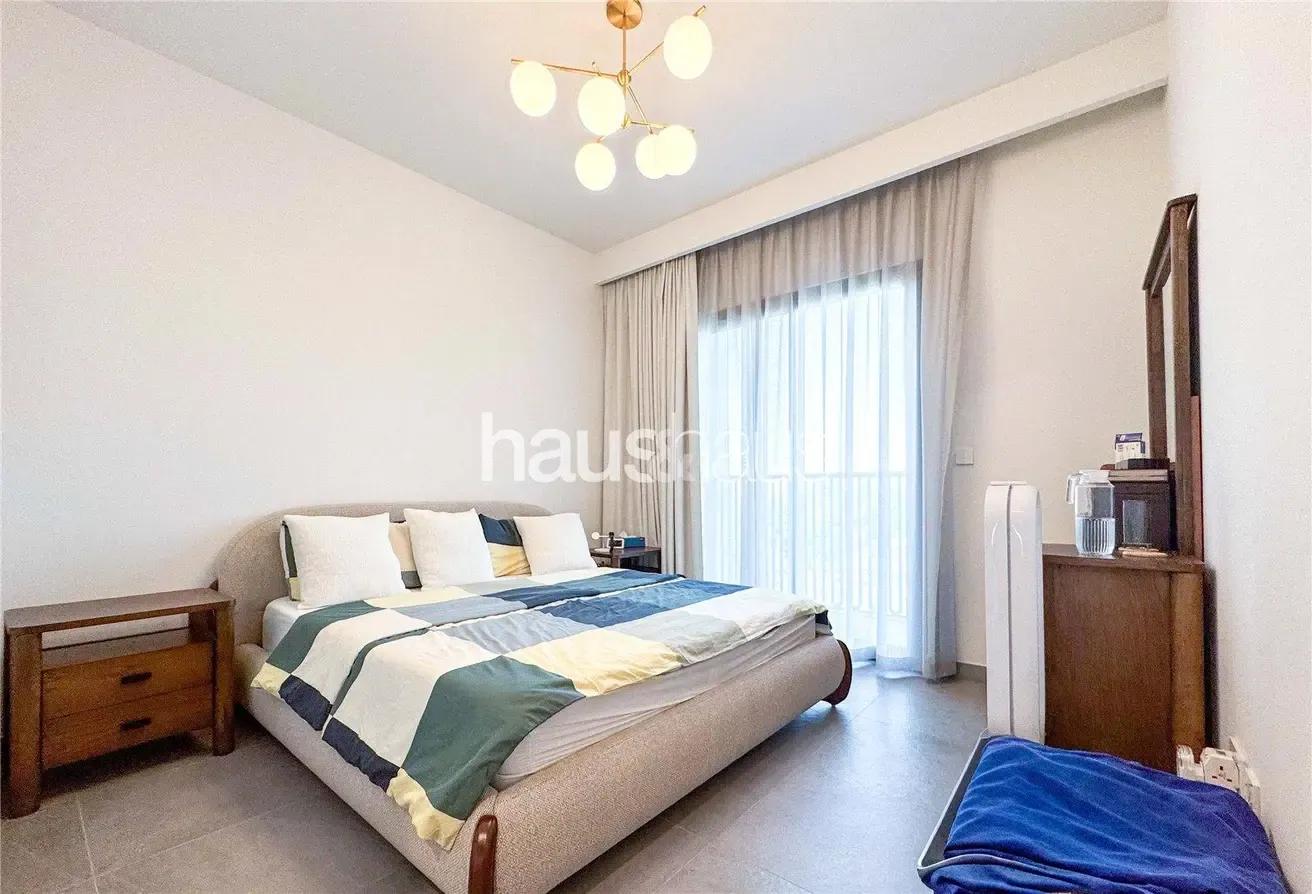 Single Row I Next to Park & Pool I Furnished