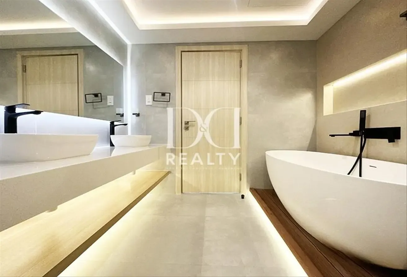 Skyline Living | Contemporary 2-BHK in Downtown