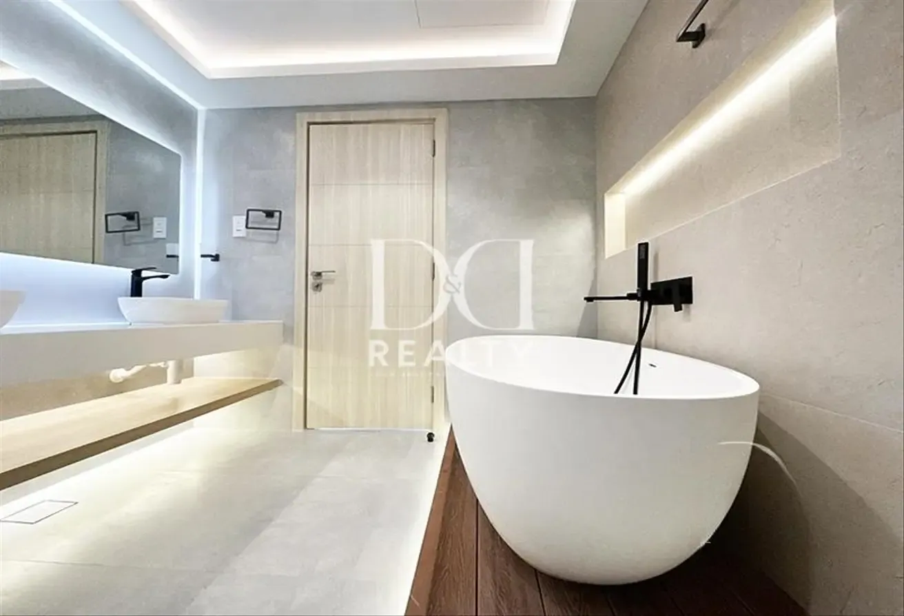 Skyline Living | Contemporary 2-BHK in Downtown