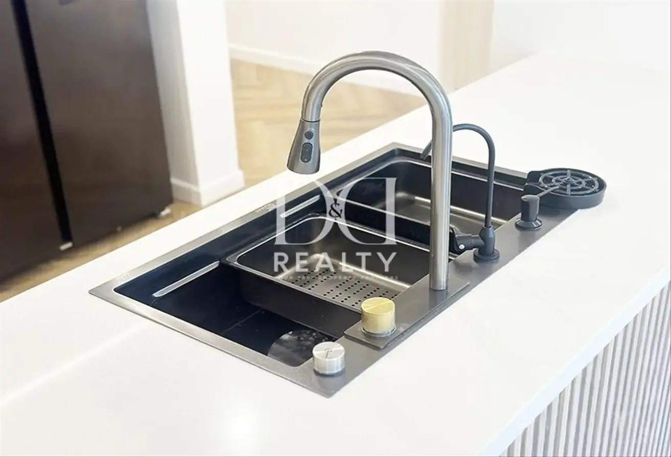Skyline Living | Contemporary 2-BHK in Downtown