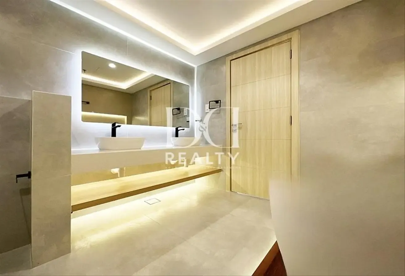 Skyline Living | Contemporary 2-BHK in Downtown