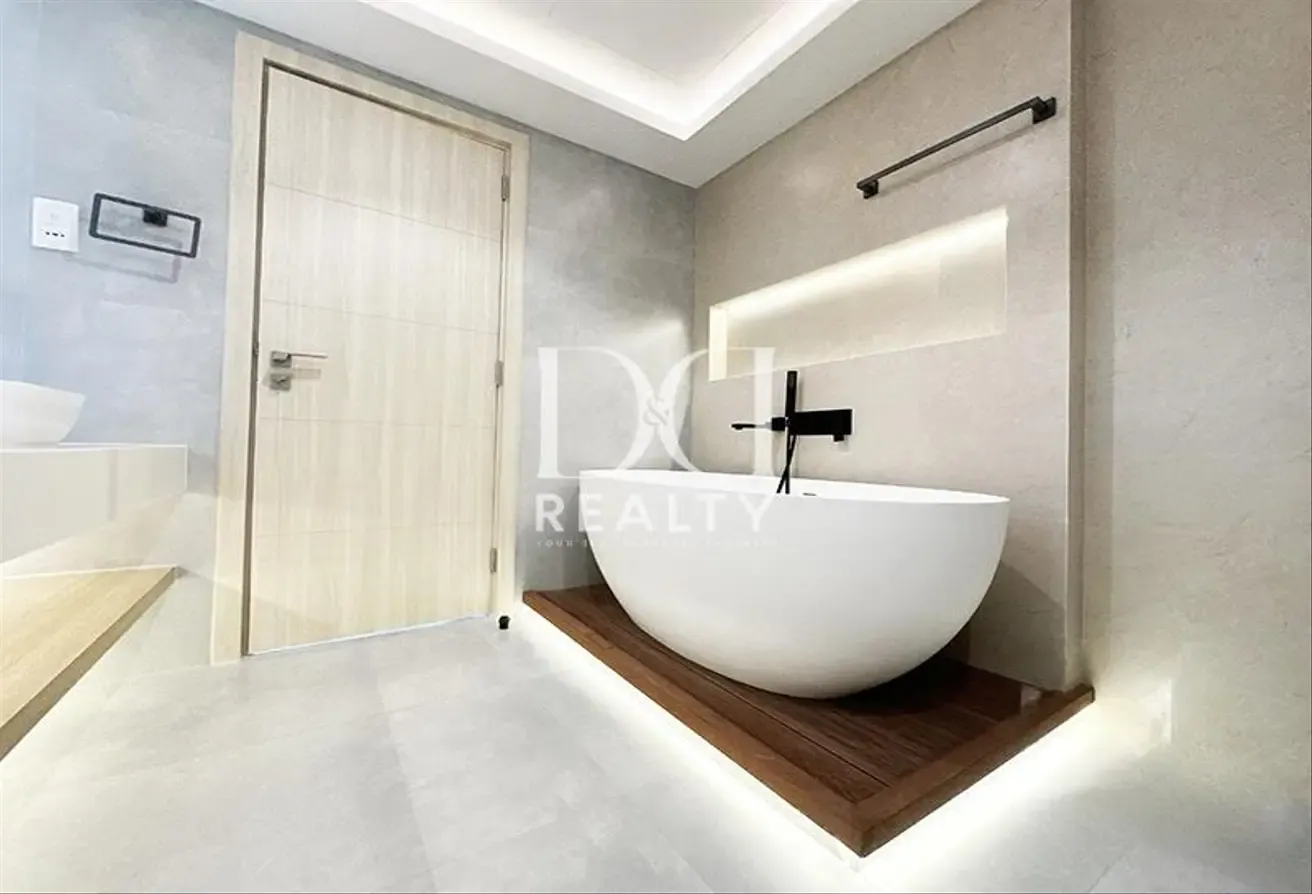 Skyline Living | Contemporary 2-BHK in Downtown