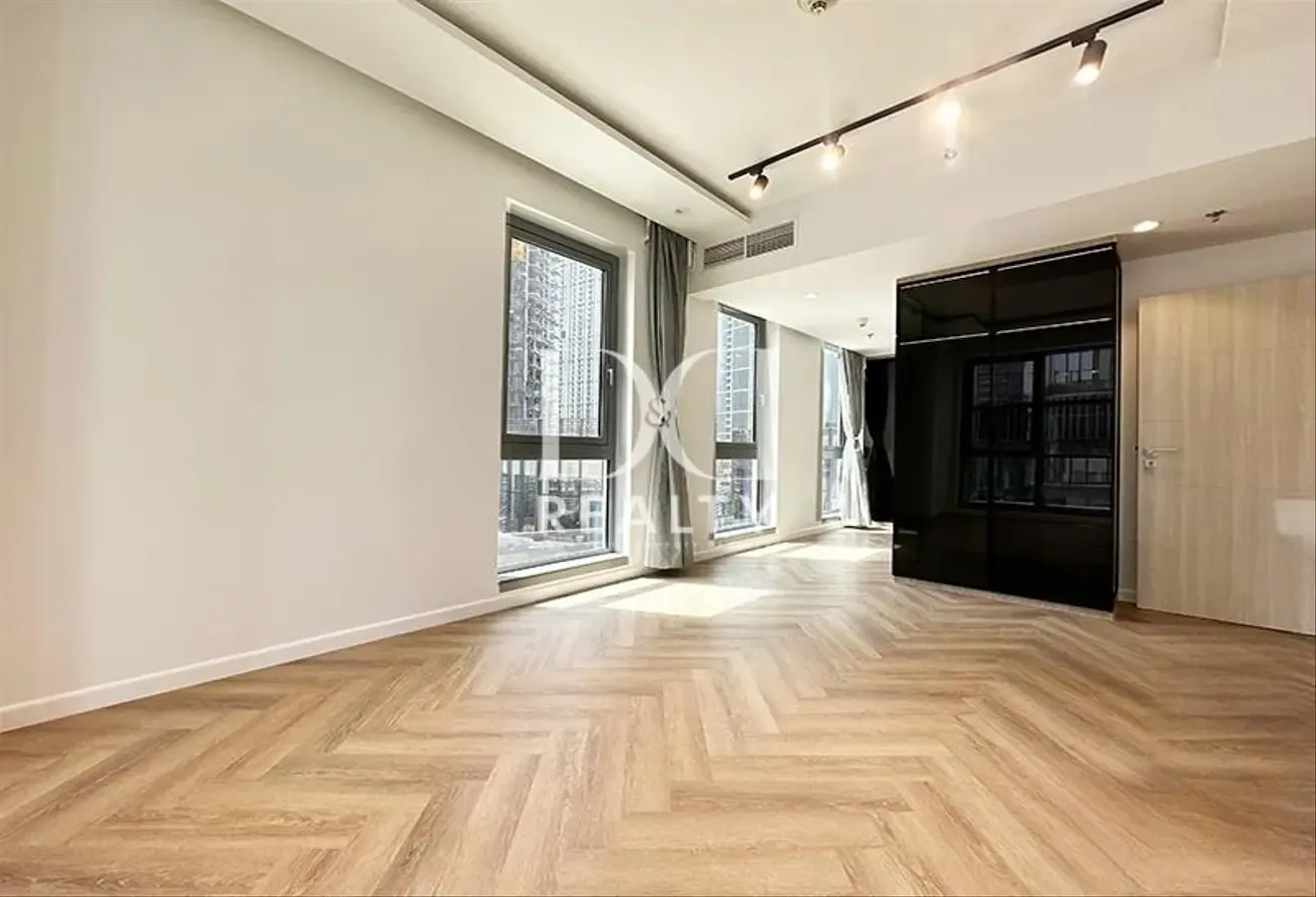 Skyline Living | Contemporary 2-BHK in Downtown