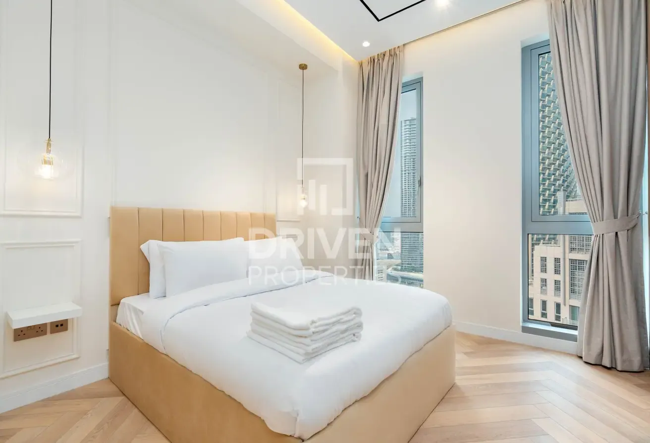 Burj Khalifa View | Fully Upgraded | Vacant