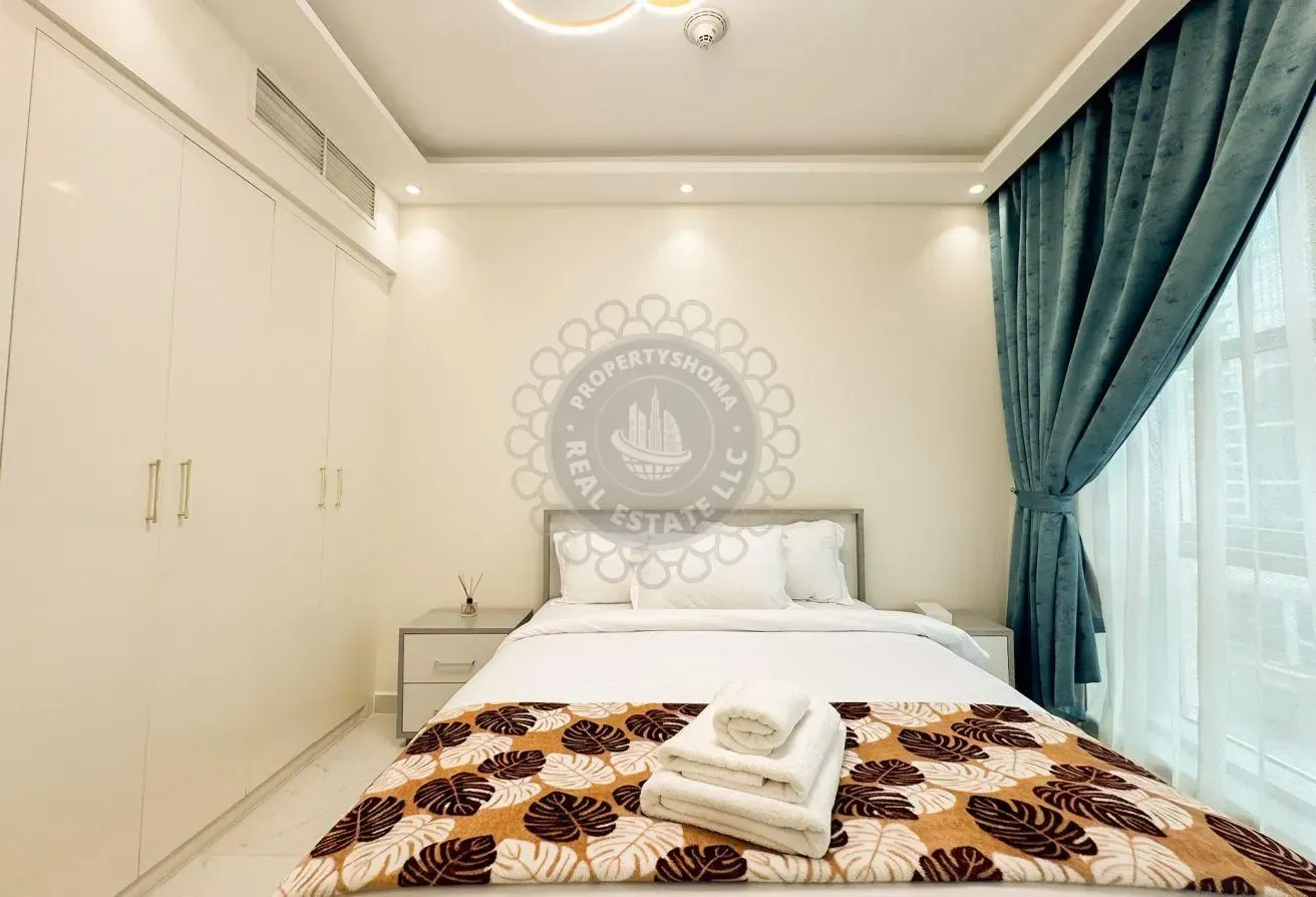 Upgraded Apartment | Fully Furnished | Mid Floor
