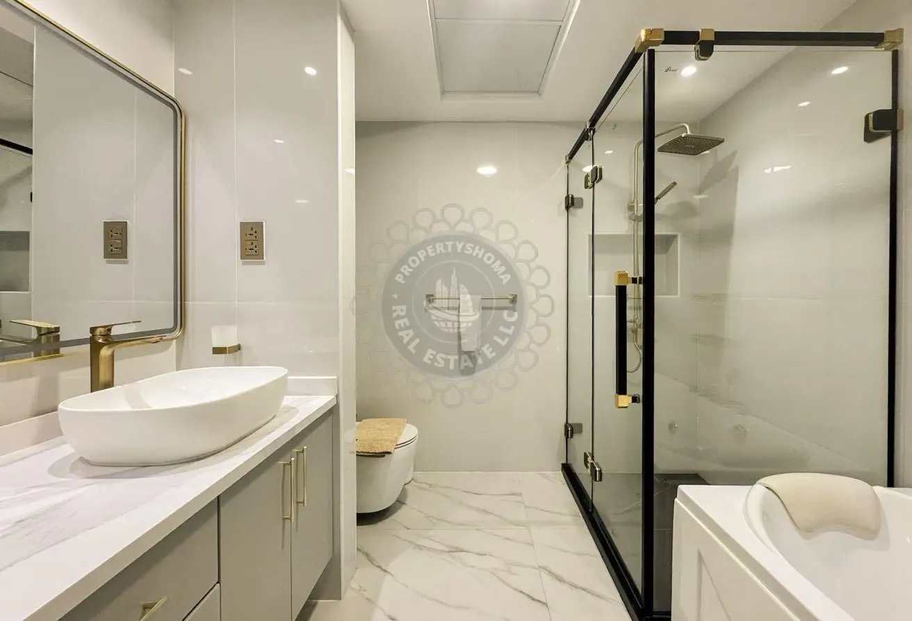 Upgraded Apartment | Fully Furnished | Mid Floor