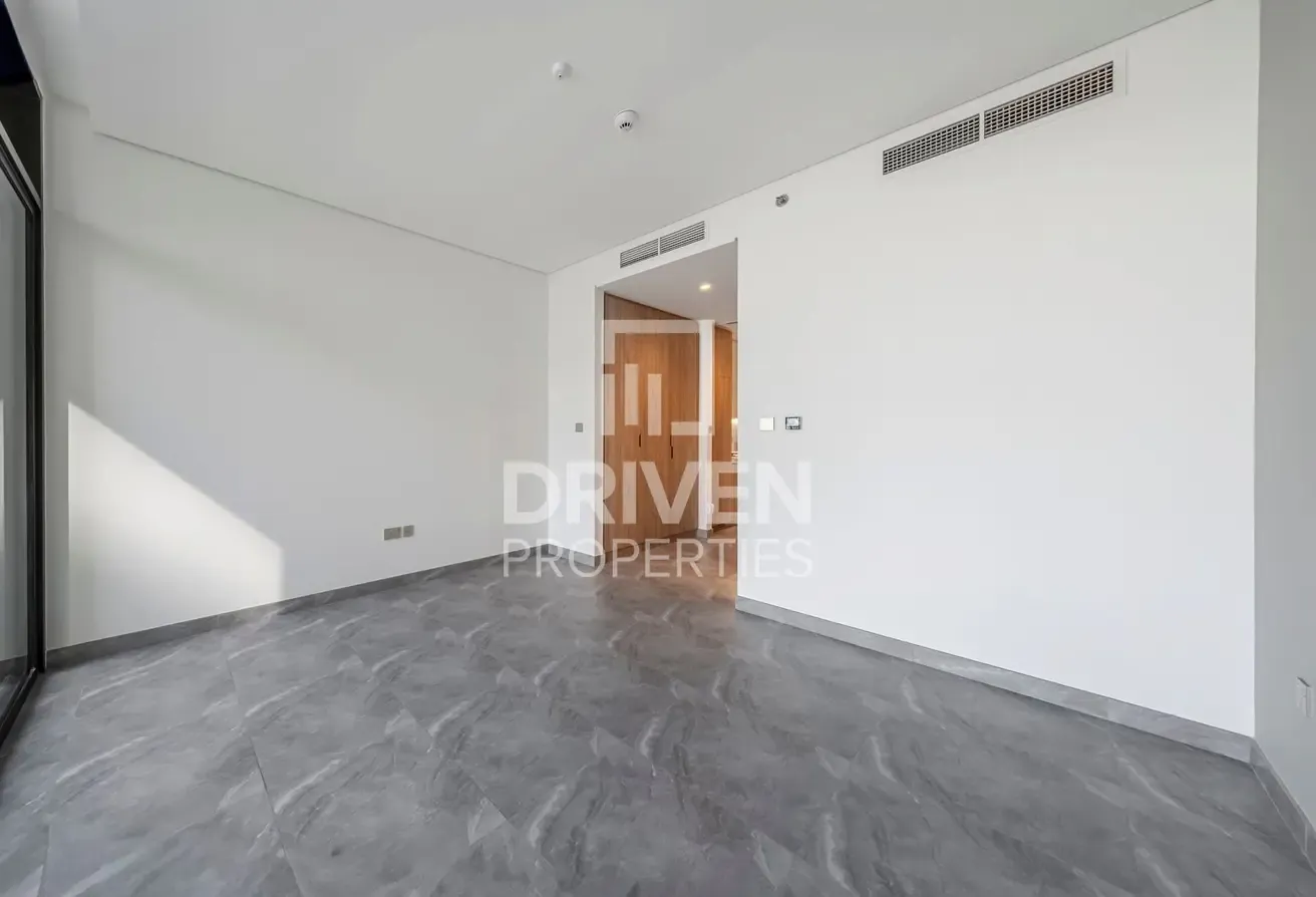 Burj Khalifa View | Spacious Layout | Mid Floor