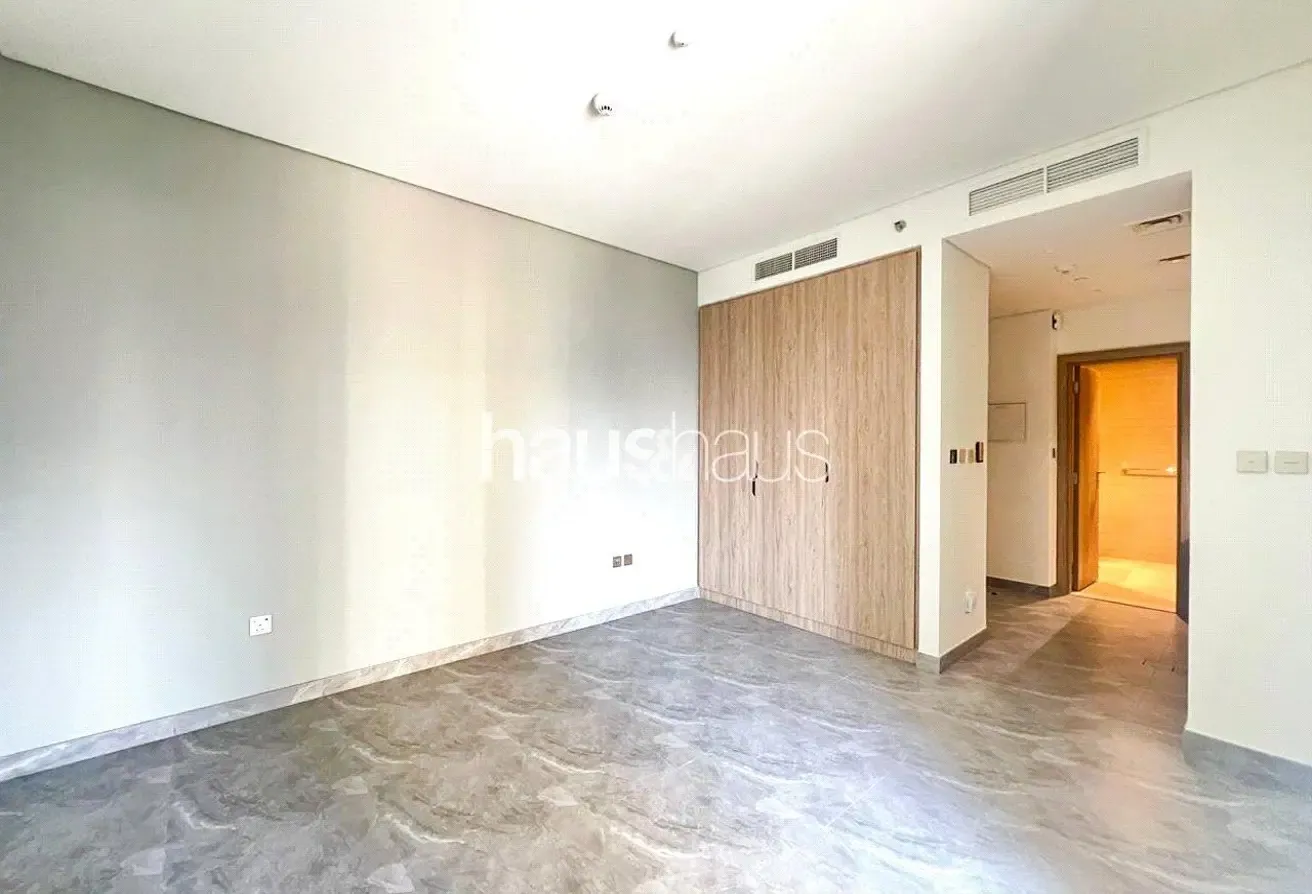 High Floor | Canal Facing | Modern