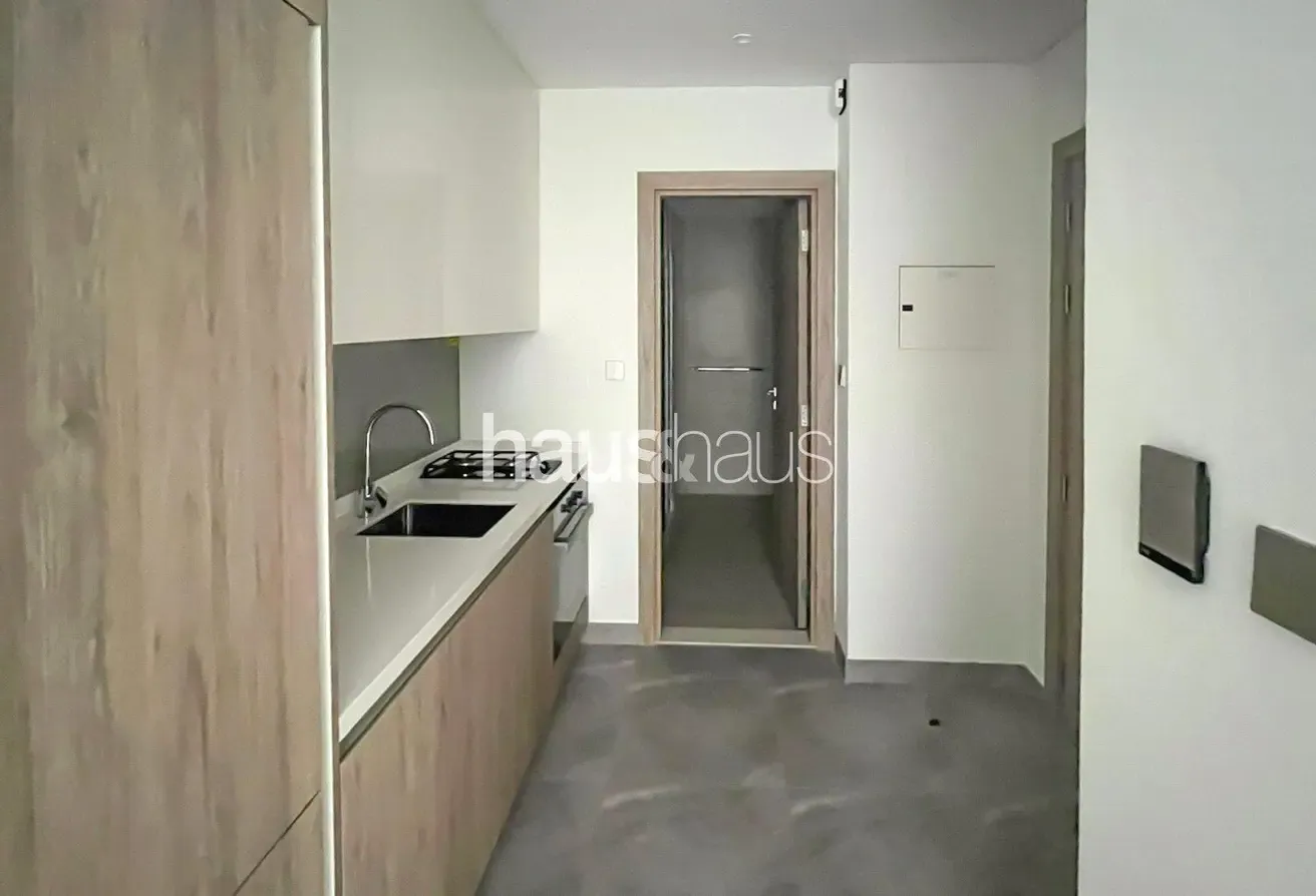 High Floor | Canal Facing | Modern