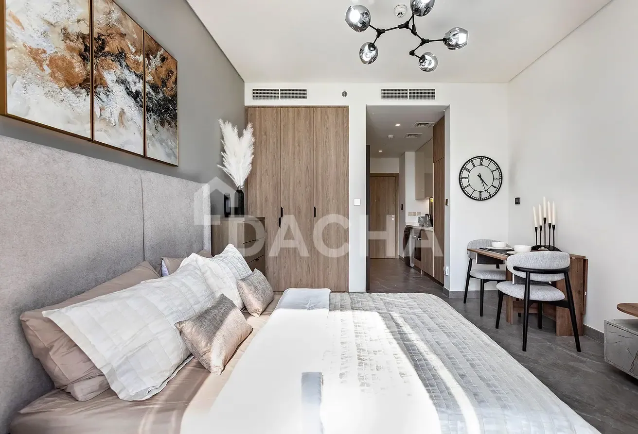 CANAL VIEW | HIGH FLOOR | FURNISHED