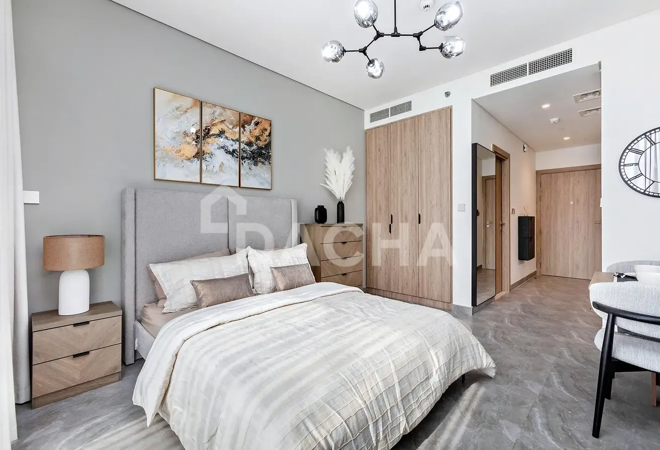 CANAL VIEW | HIGH FLOOR | FURNISHED