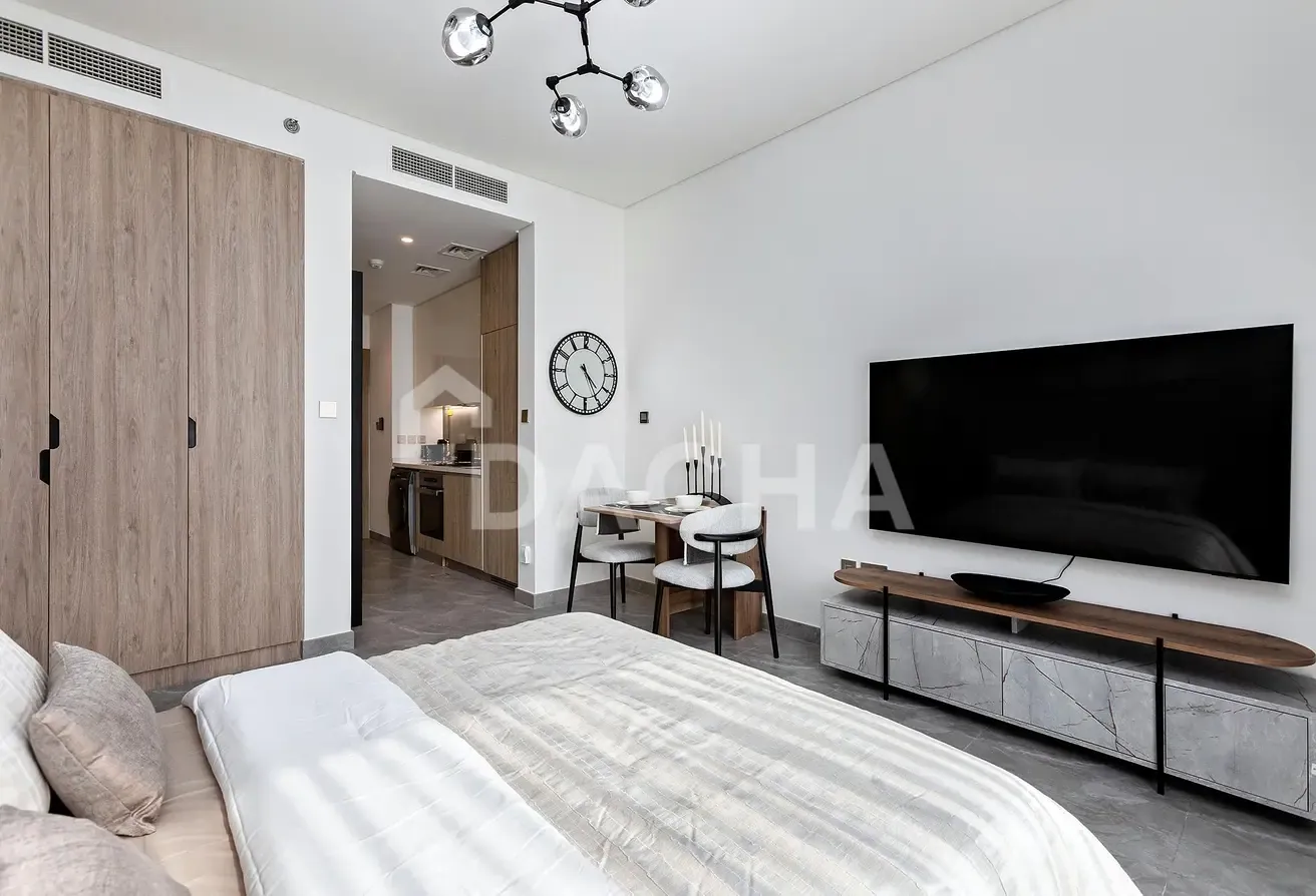CANAL VIEW | HIGH FLOOR | FURNISHED
