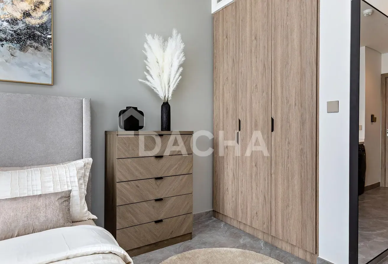 CANAL VIEW | HIGH FLOOR | FURNISHED