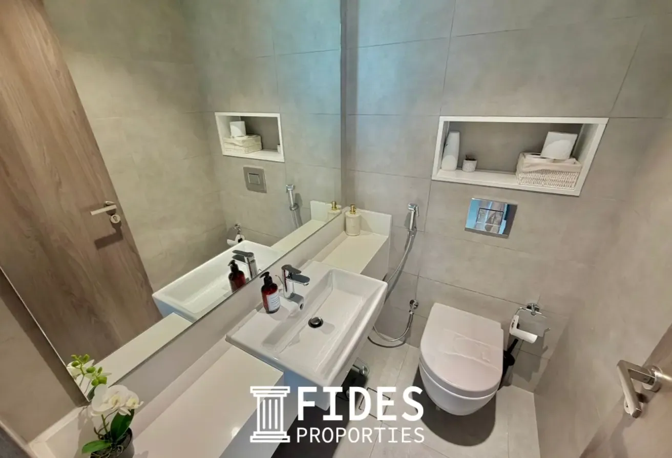Lagoon-View Apartment | Near Downtown