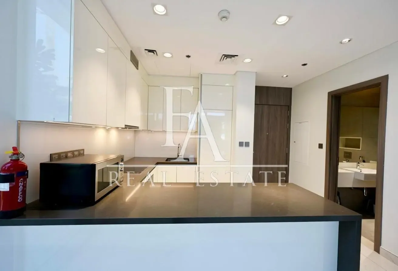 Lagoon Front | Unfurnished | Vacant