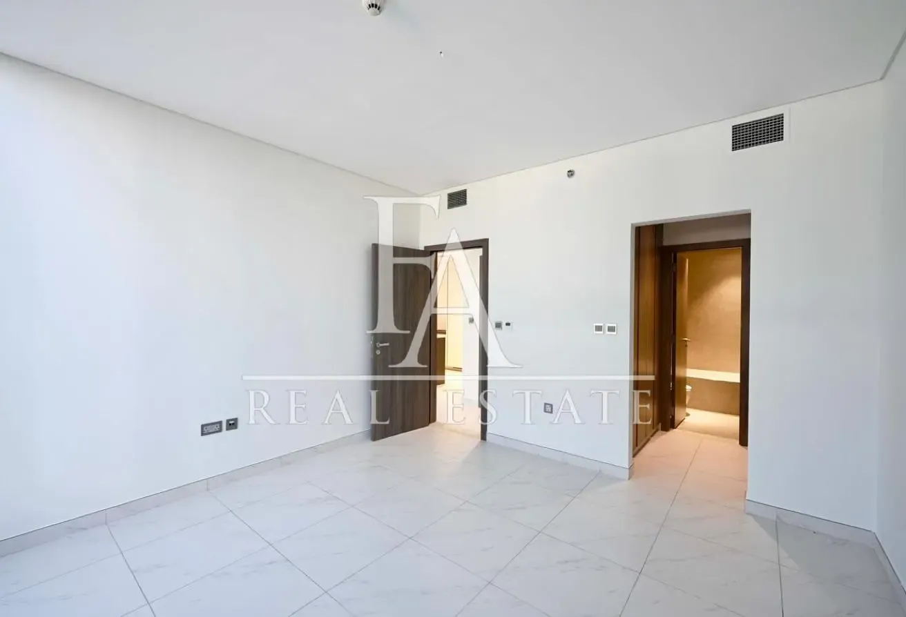 Lagoon Front | Unfurnished | Vacant