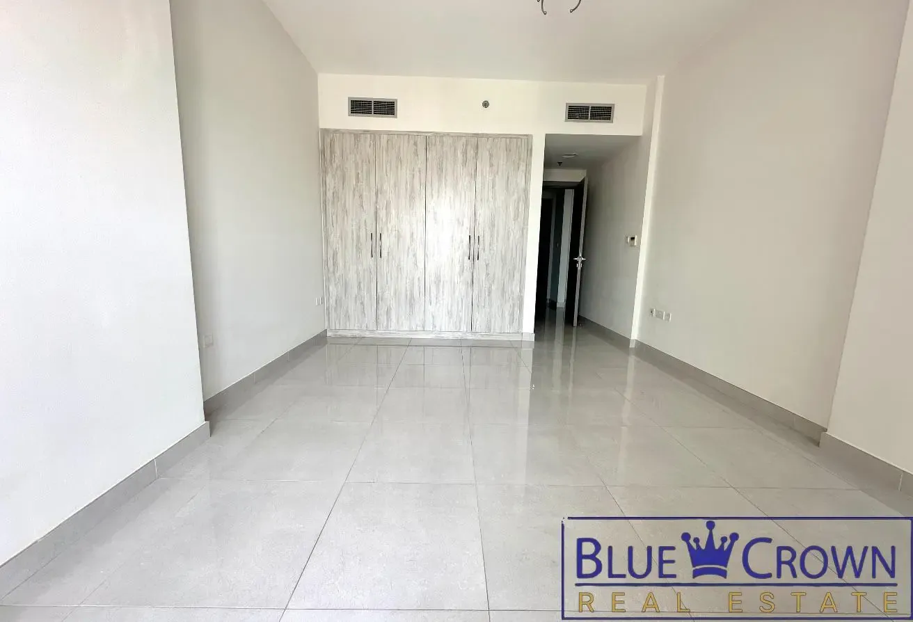 VACANT—OPEN VIEW — BRIGHT UNIT