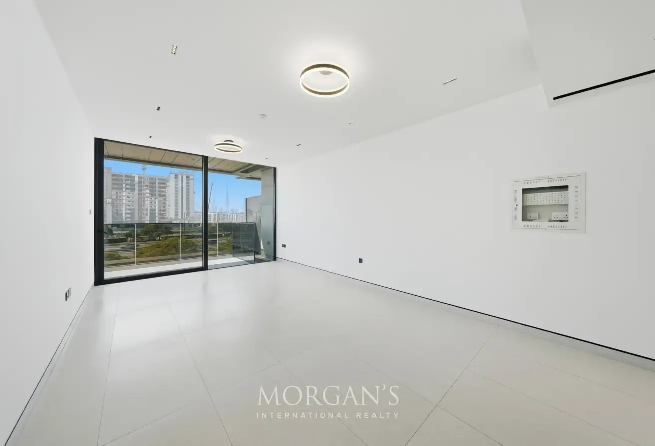 Spacious 1BR +Storage | Vacant | Burj View