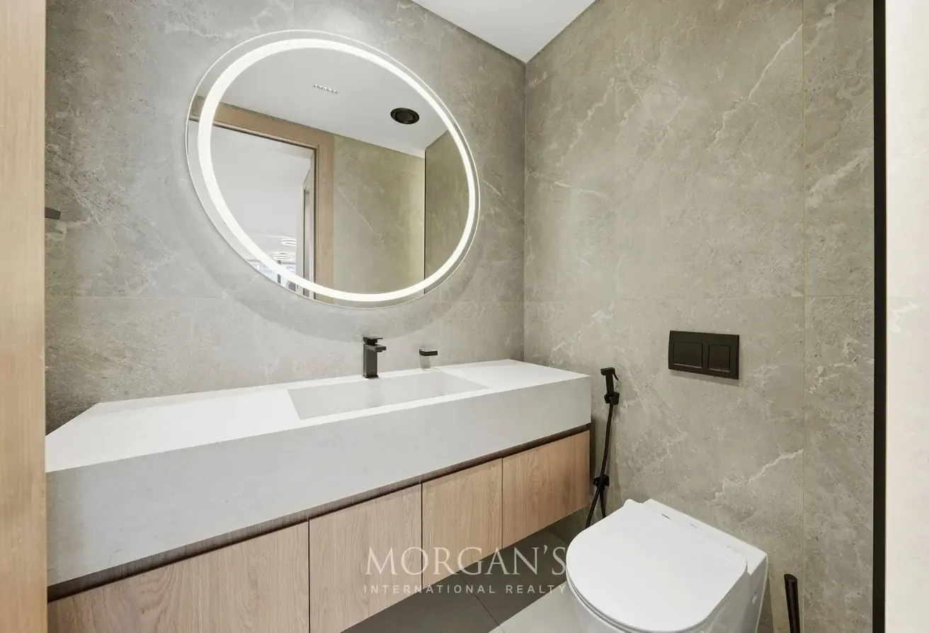 Spacious 1BR +Storage | Vacant | Burj View