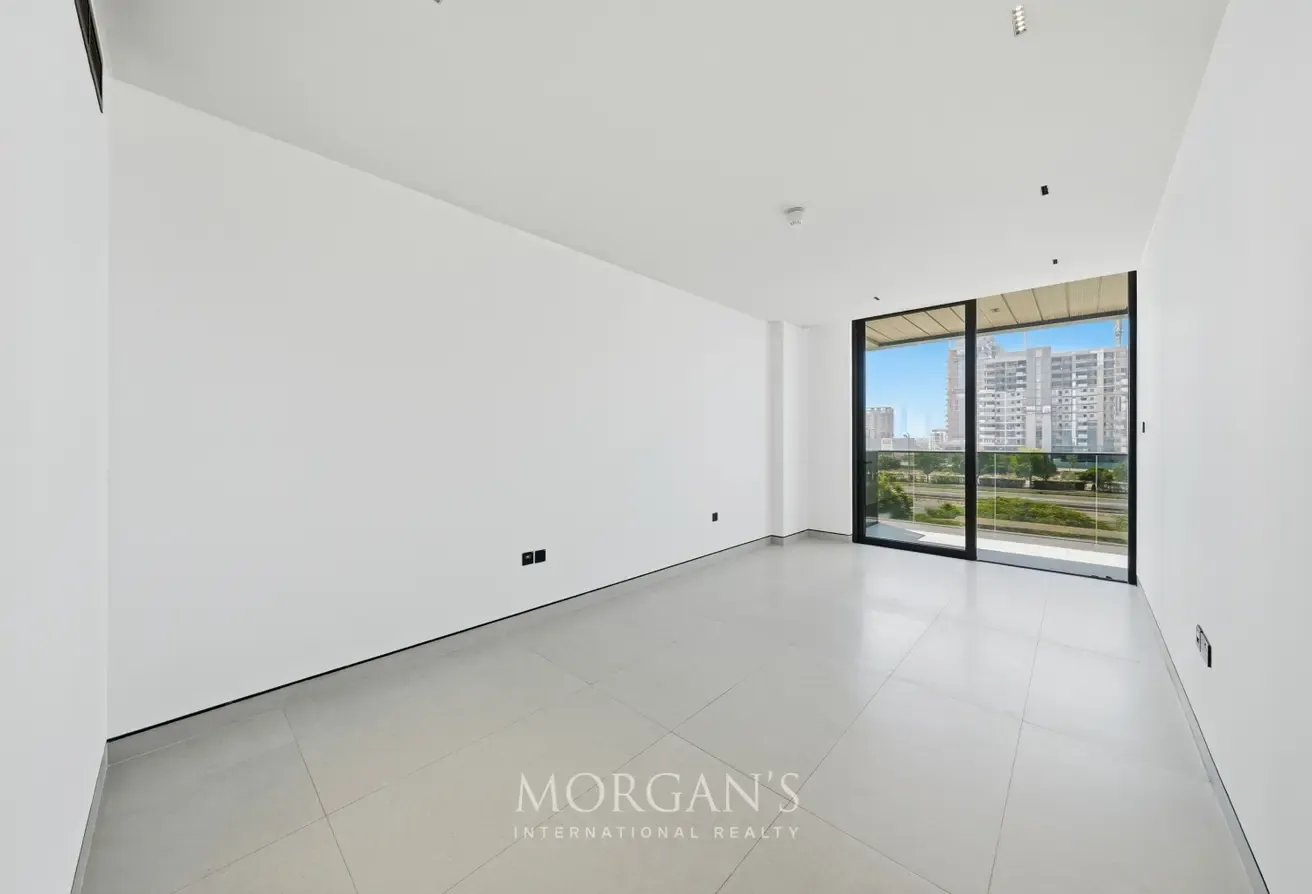 Spacious 1BR +Storage | Vacant | Burj View