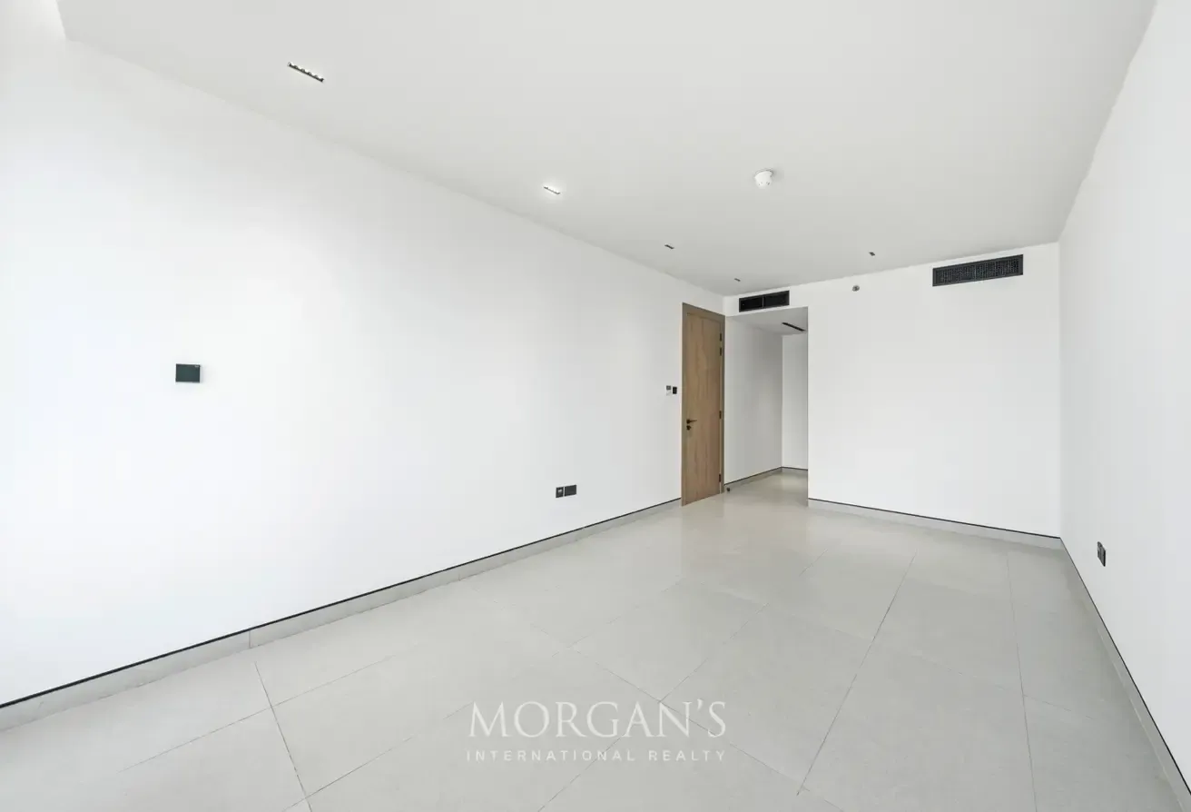 Spacious 1BR +Storage | Vacant | Burj View