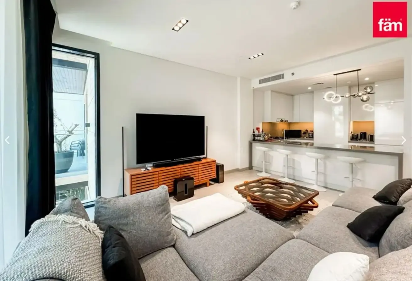 1 Bedroom Apartment | Large Layout | Bright