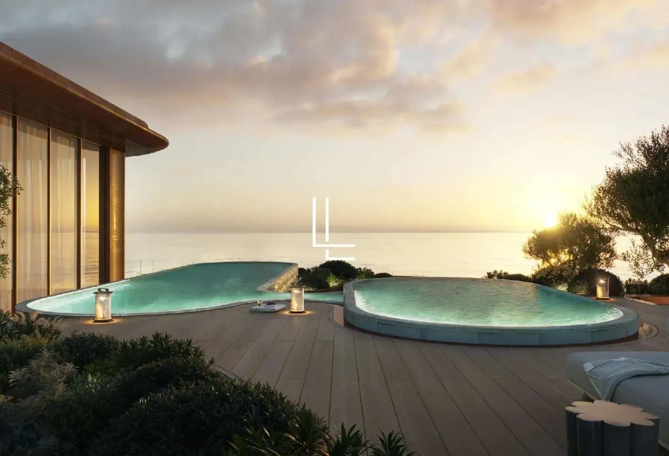 Panoramic Gulf and Skyline Views
