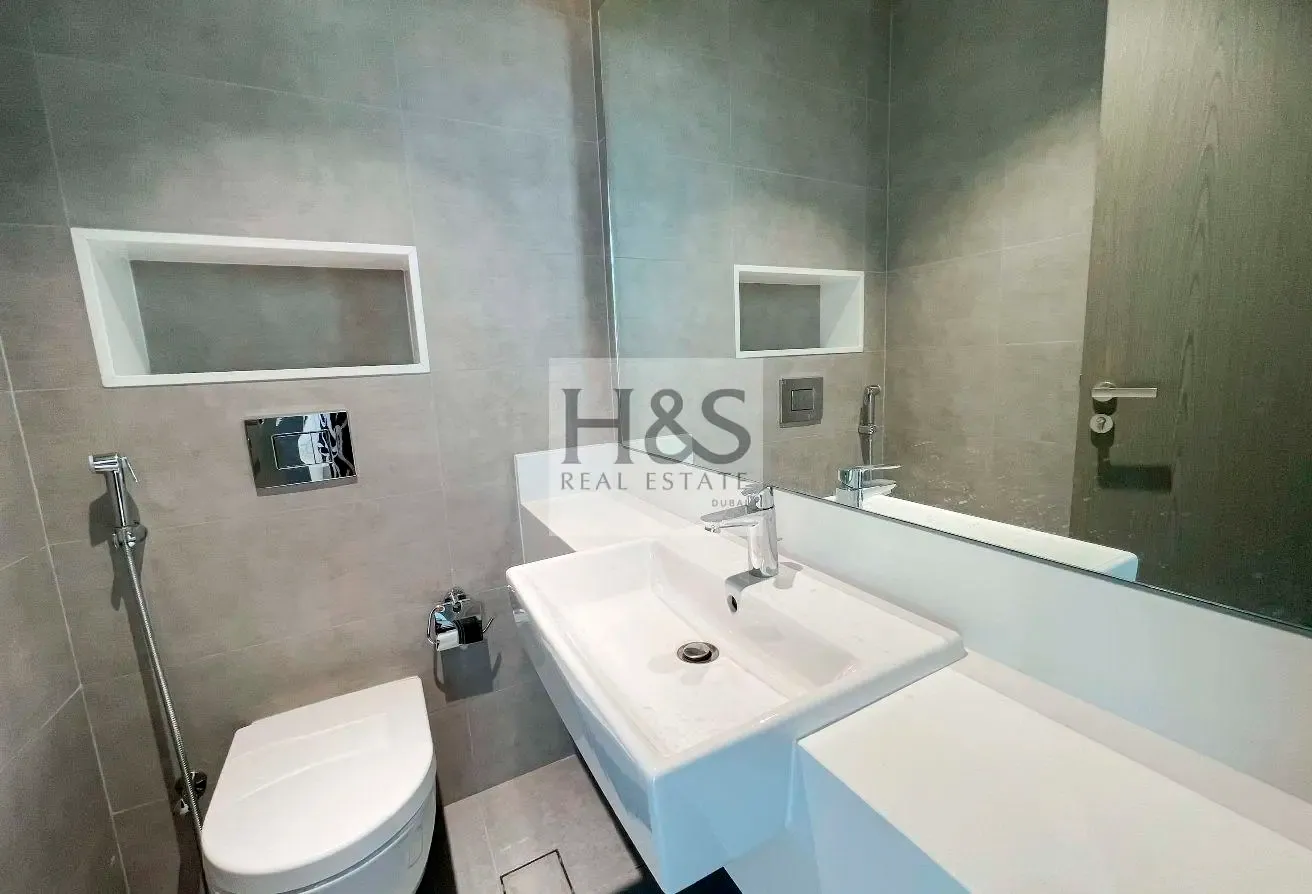 Lagoon View | Furnished | Vacant on transfer