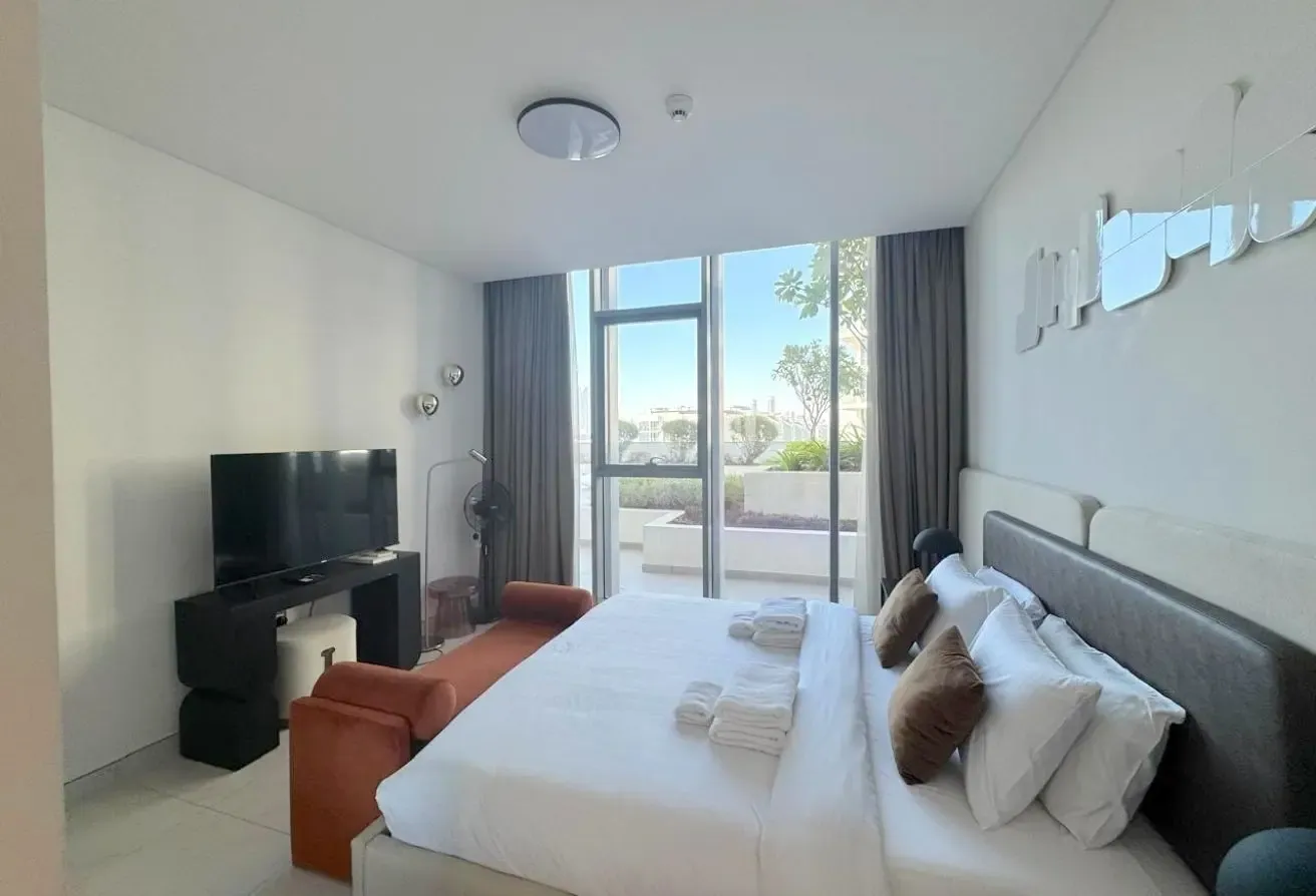 VACANT-Furnished-Direct Courtyard Access -Lagoon