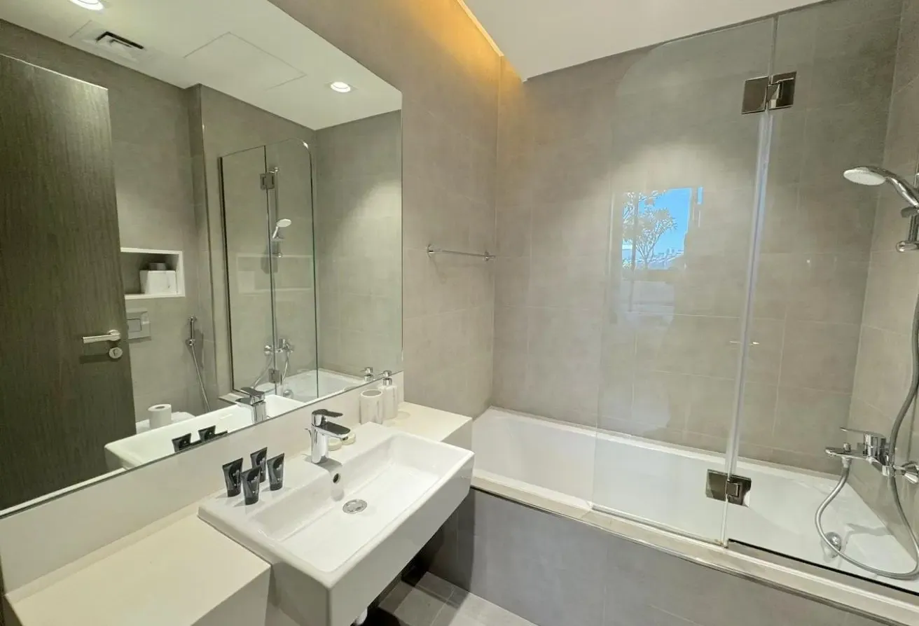VACANT-Furnished-Direct Courtyard Access -Lagoon