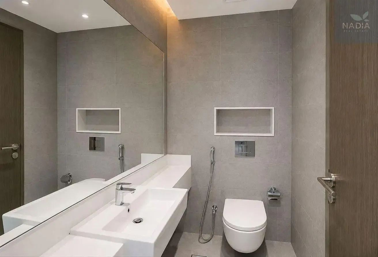 Lagoon View | High Floor | Renovated