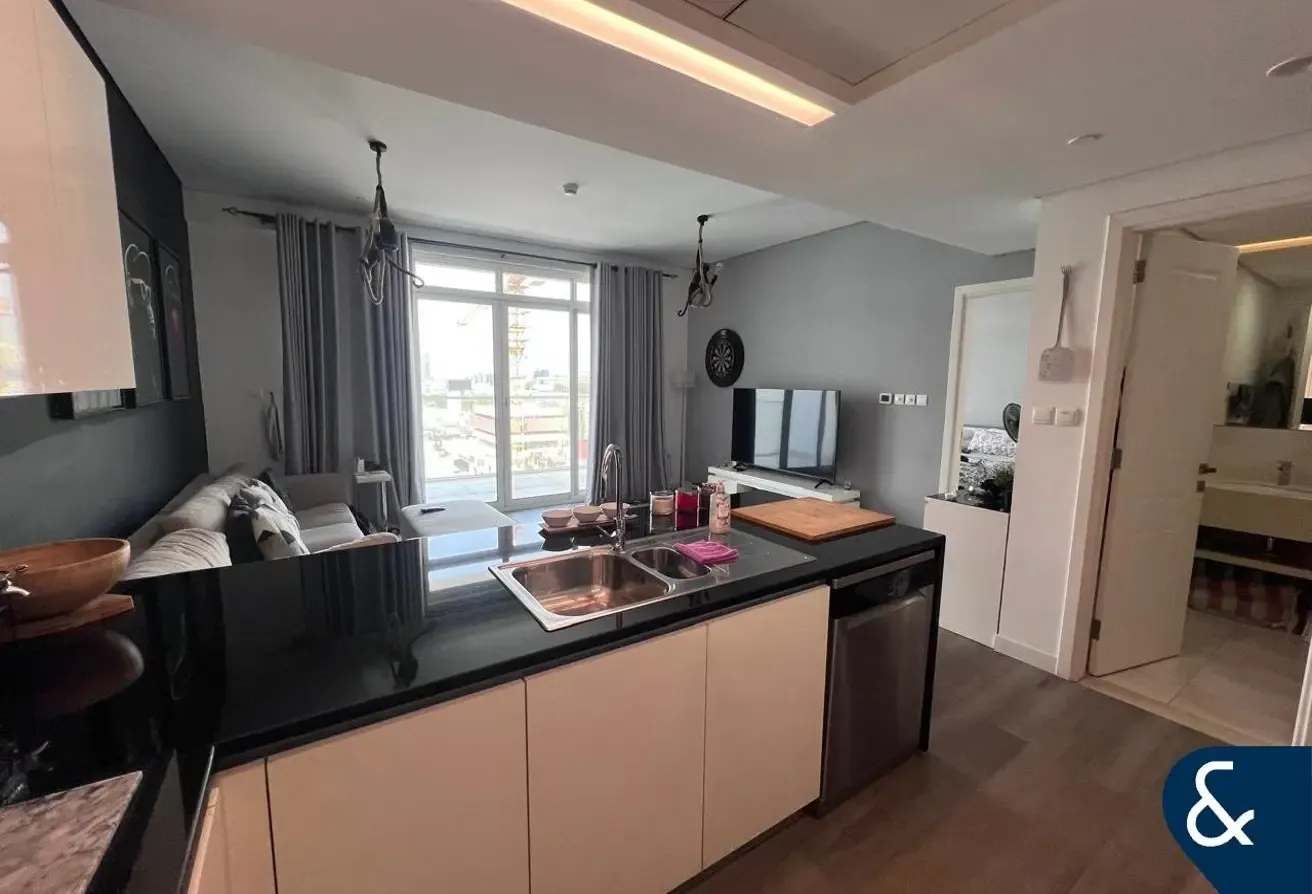 LARGE LAYOUT 1 BED | TENANTED | CALL TO VIEW