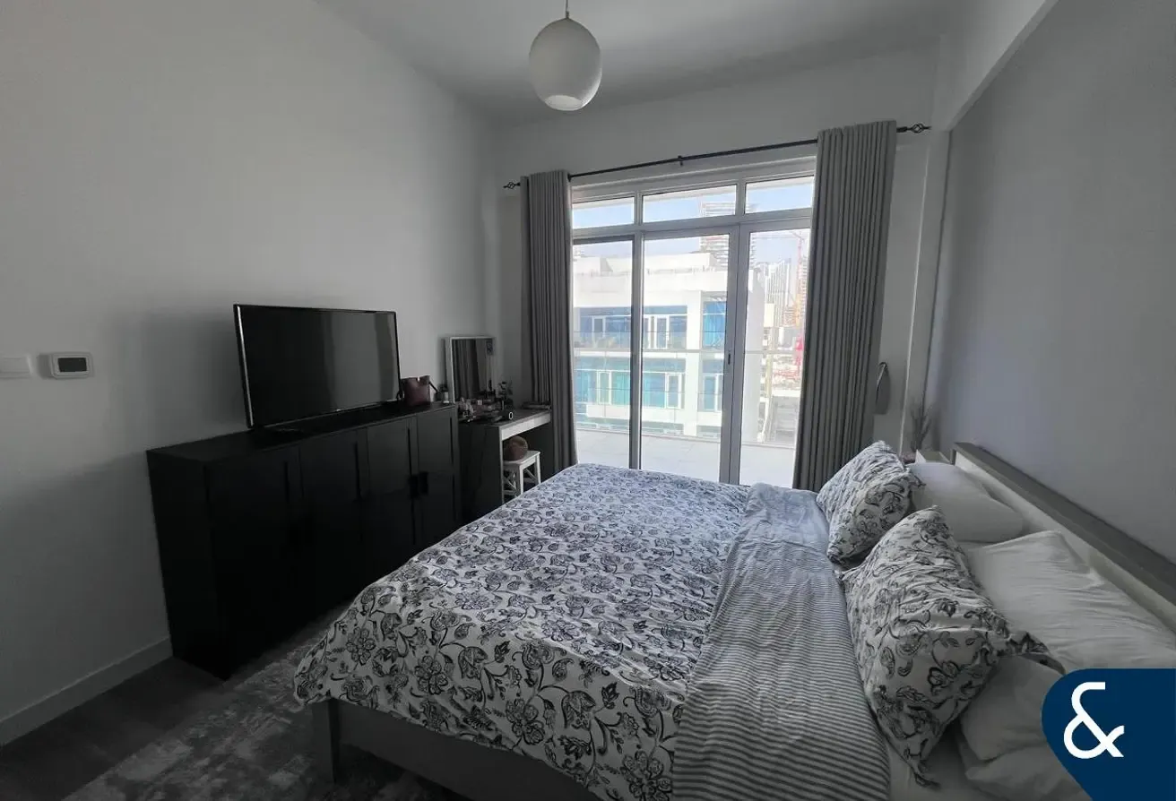 LARGE LAYOUT 1 BED | TENANTED | CALL TO VIEW