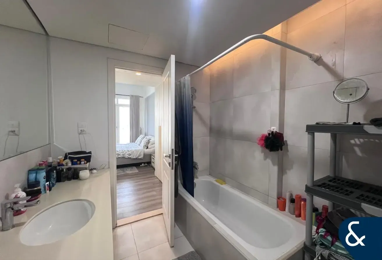 LARGE LAYOUT 1 BED | TENANTED | CALL TO VIEW