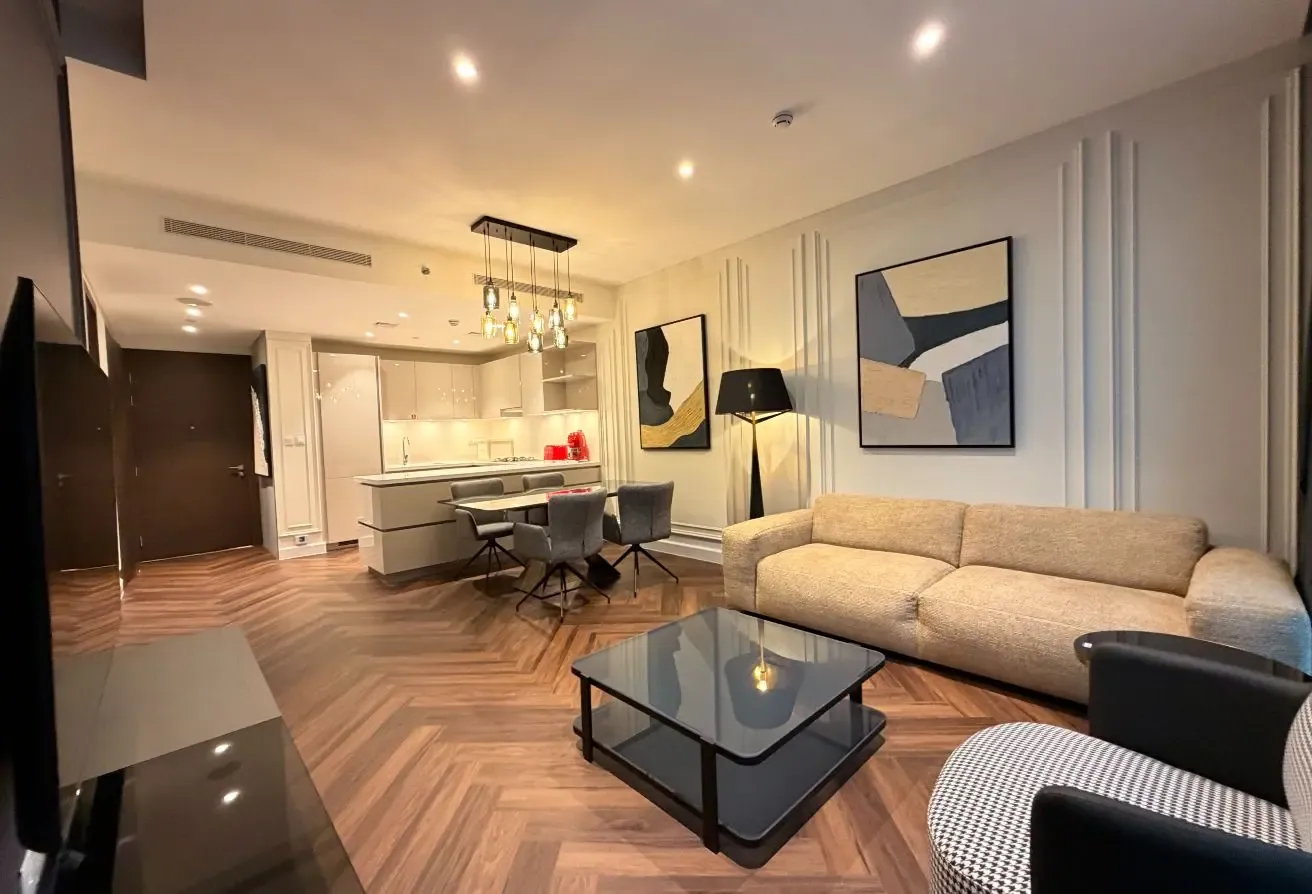 Brand new | Upgraded | Furnished | High floor