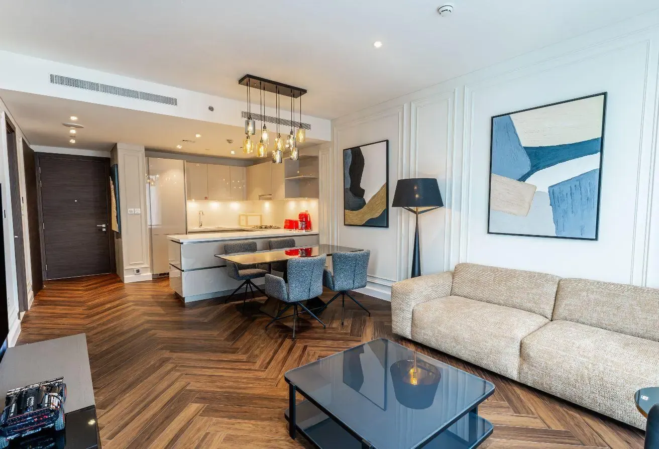 Brand new | Upgraded | Furnished | High floor
