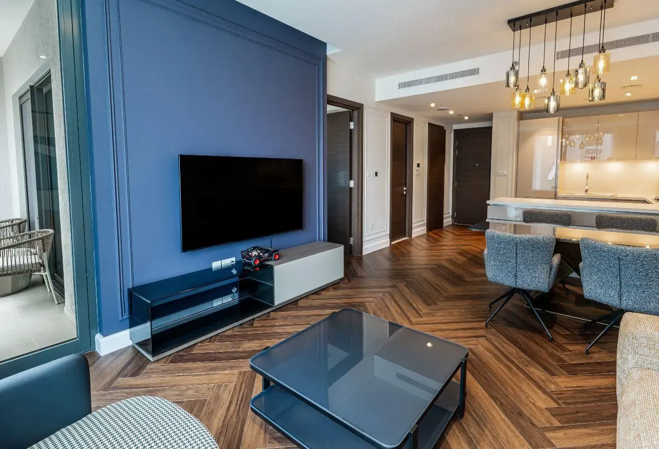 Brand new | Upgraded | Furnished | High floor