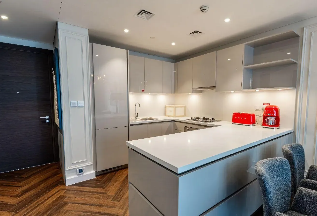 Brand new | Upgraded | Furnished | High floor