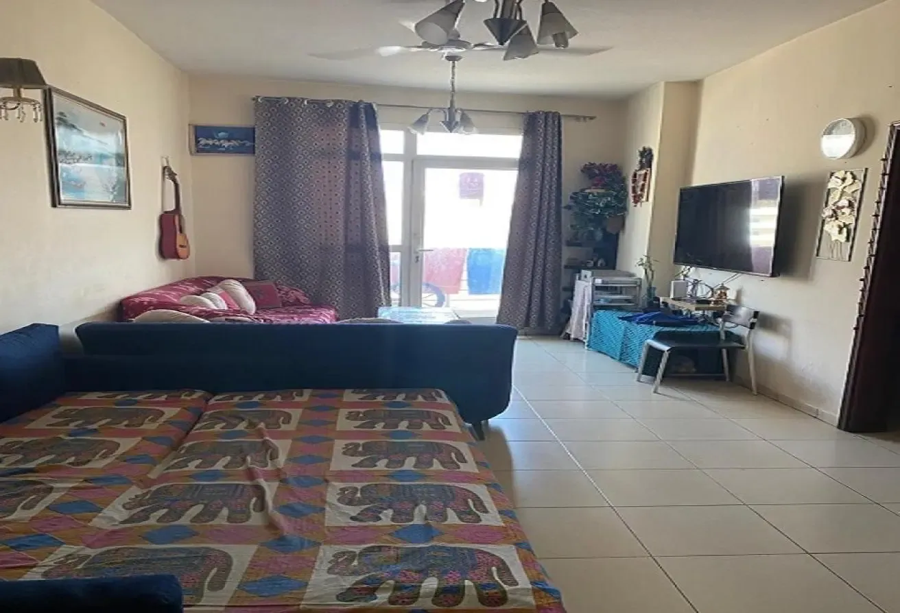 Lower floor/One bedroom for sale with good rental
